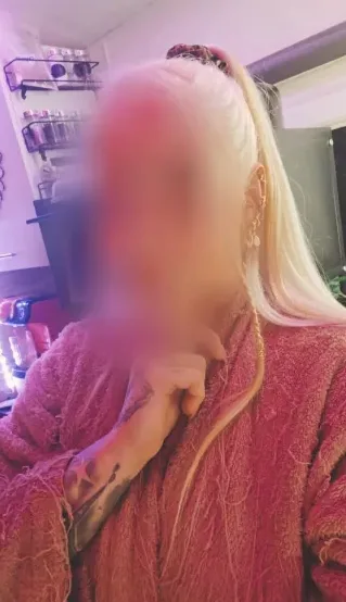 Andrea, 34