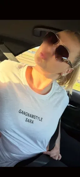 Daniela, 32
