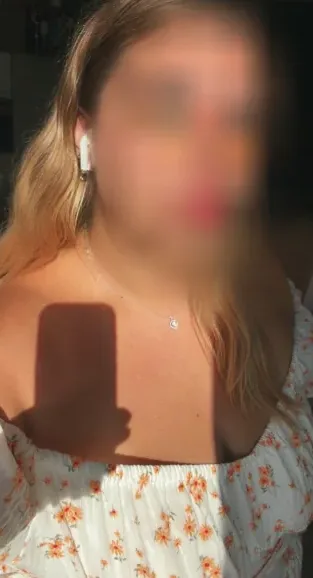 Elena, 27