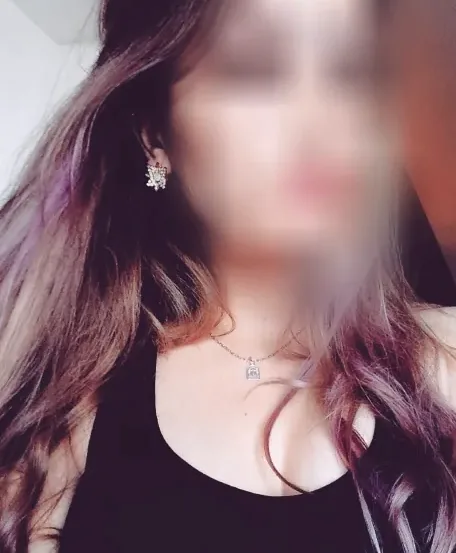 Fiona, 32