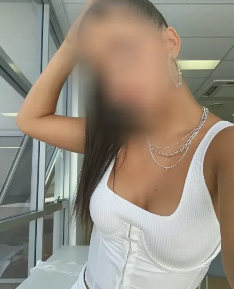 Ingrid, 20