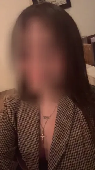 Larissa, 29