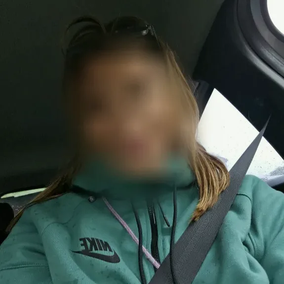 Nikolina, 22