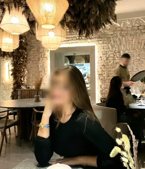 Romana, 25