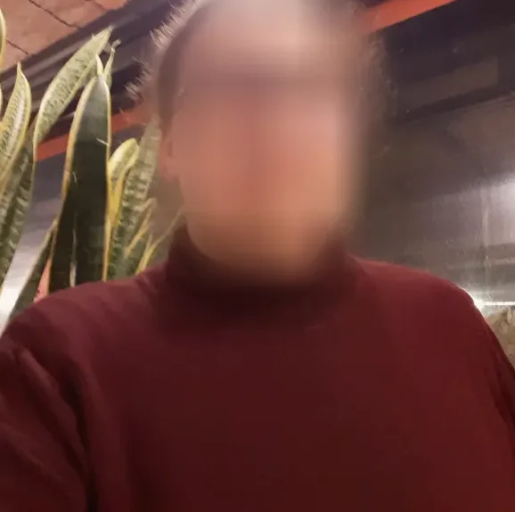 Simone, 37